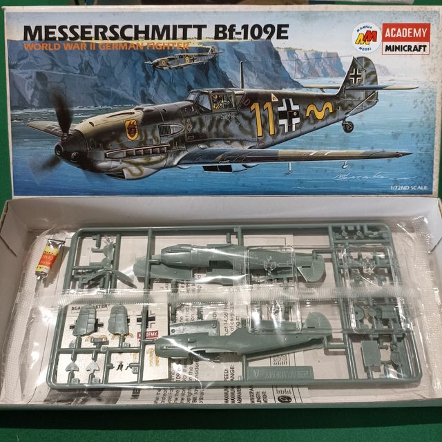 Kit Modellismo Messerschmitt Bf-109E 1/72