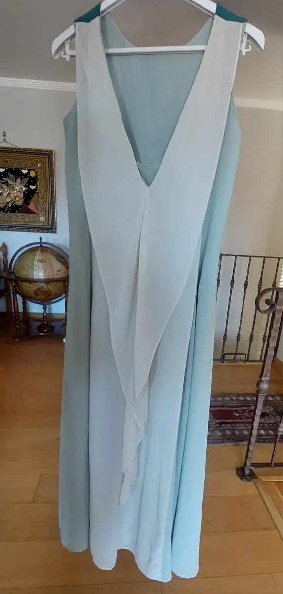 Vestido largo de gasa verde azulado