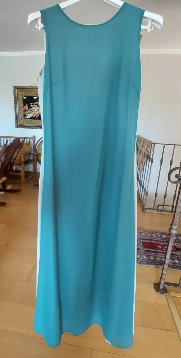 Vestido largo de gasa verde azulado