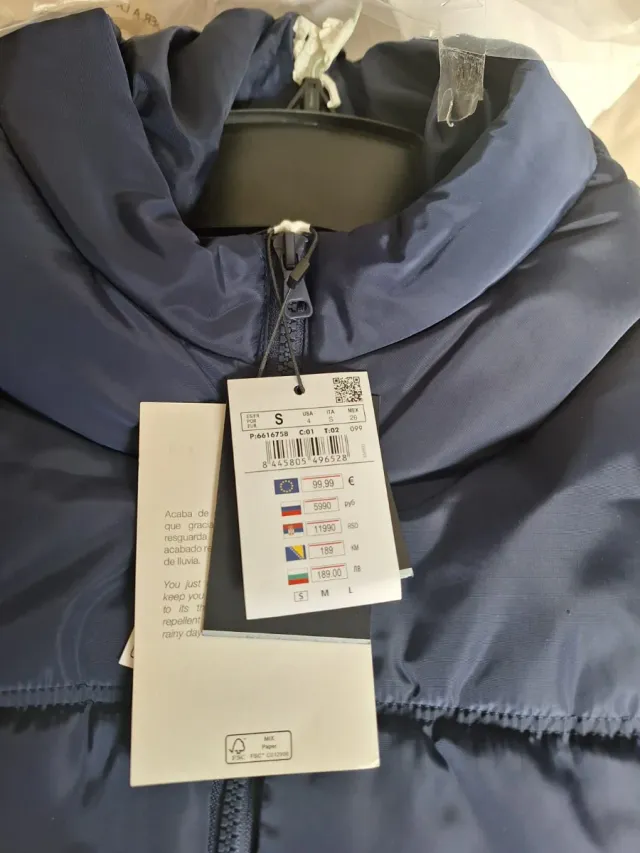 Anorak Cortefiel con capucha azul