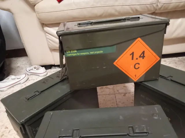 10 Cajas de Munición Militar Vacías