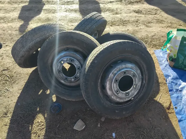 5 Ruedas ford transit 2008