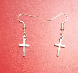 Pendientes con cruz de metal