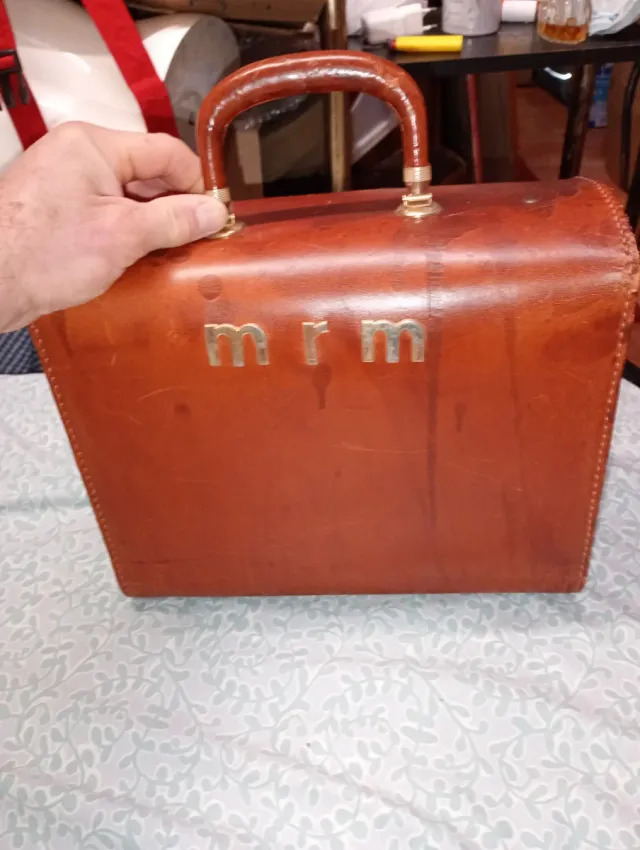 Bolso de piel marrón