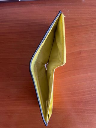 Cartera Lacoste Gris y Amarillo