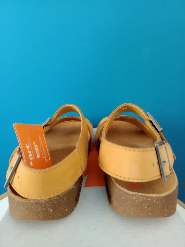 Sandalias Art talla 36 nuevas con etiqueta mostaza