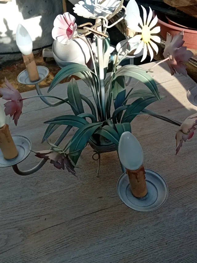 Lámpara de techo de hierro pintado a mano