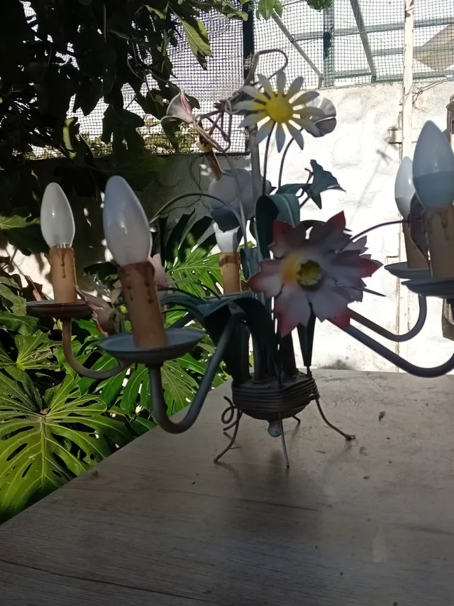 Lámpara de techo de hierro pintado a mano