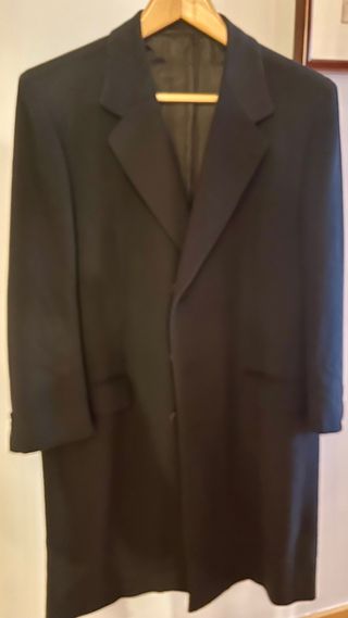 Abrigo Brioni Caballero Negro 100% cashmere.