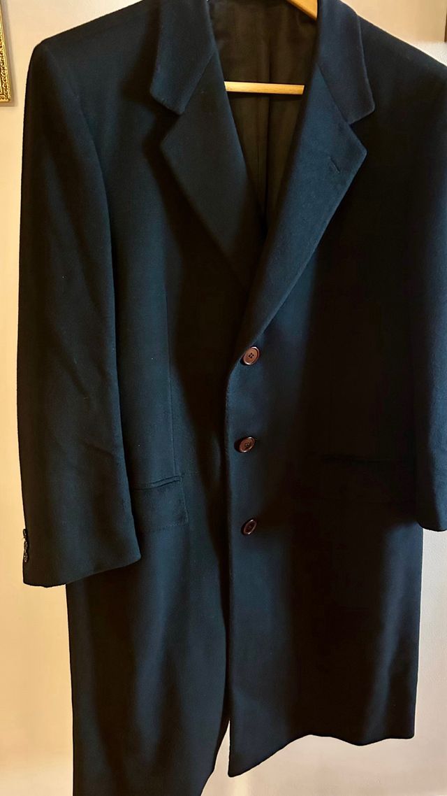 Abrigo Brioni Caballero Negro 100% cashmere.