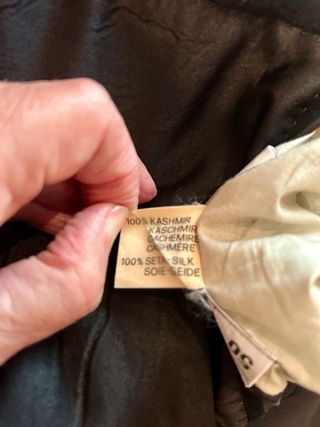 Abrigo Brioni Caballero Negro 100% cashmere.