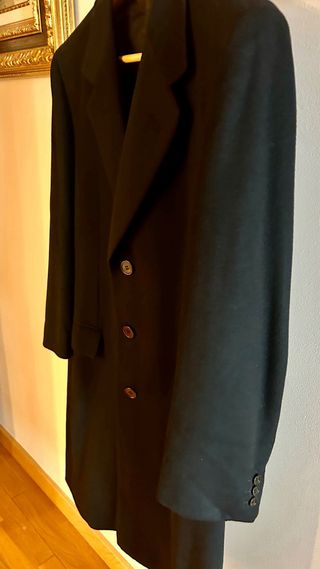 Abrigo Brioni Caballero Negro 100% cashmere.