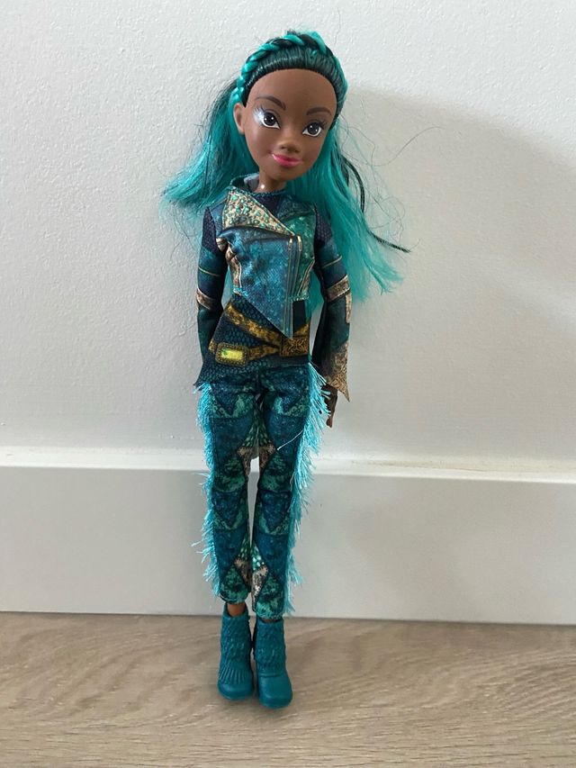 Muñeca Uma Los Descendientes