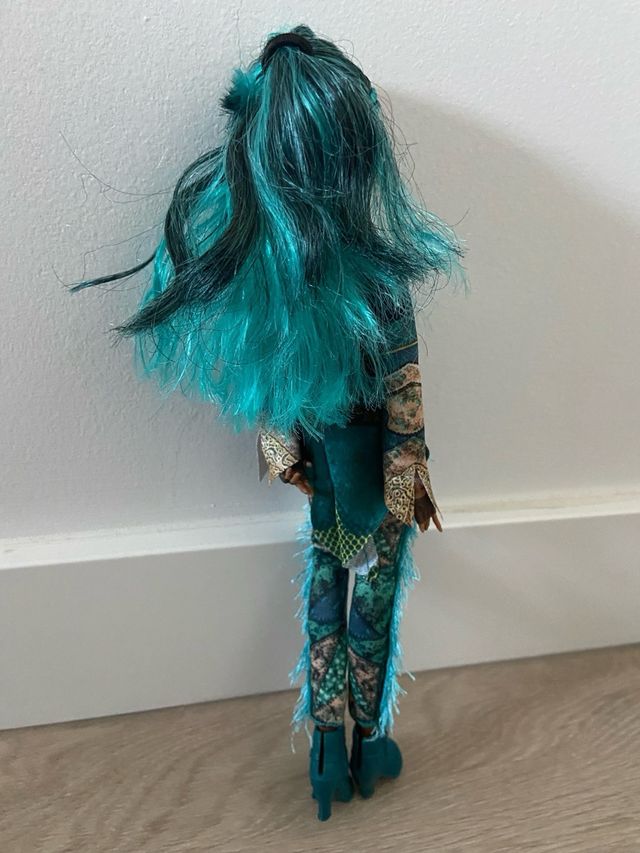 Muñeca Uma Los Descendientes