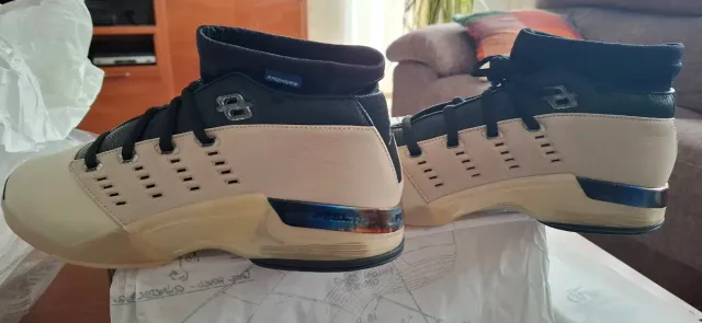 Nike Air Jordan 17 low ia Beige/Negro Talla 45