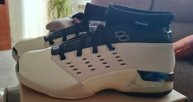 Nike Air Jordan 17 low ia Beige/Negro Talla 45