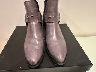 Botín Pons Quintana Gris