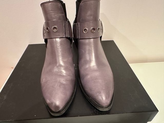 Botín Pons Quintana Gris