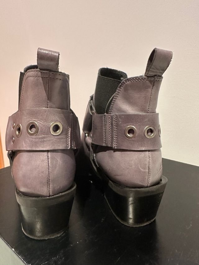 Botín Pons Quintana Gris