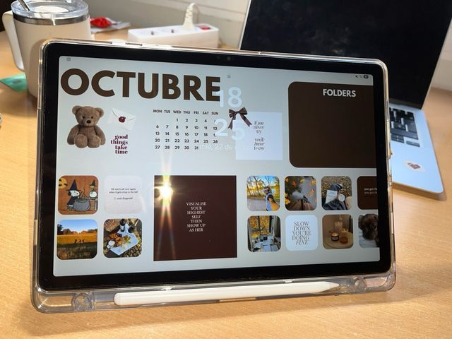 Samsung Tab A9+ con funda y lápiz