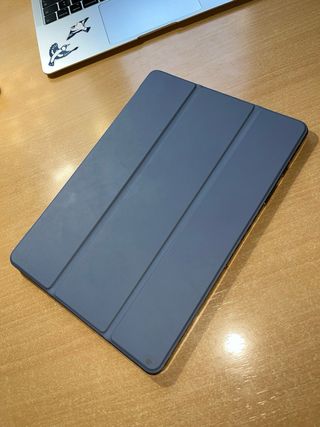 Samsung Tab A9+ con funda y lápiz