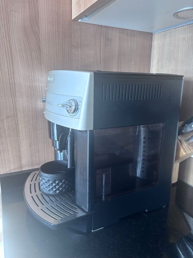 Cafetera Delonghi Magnifica