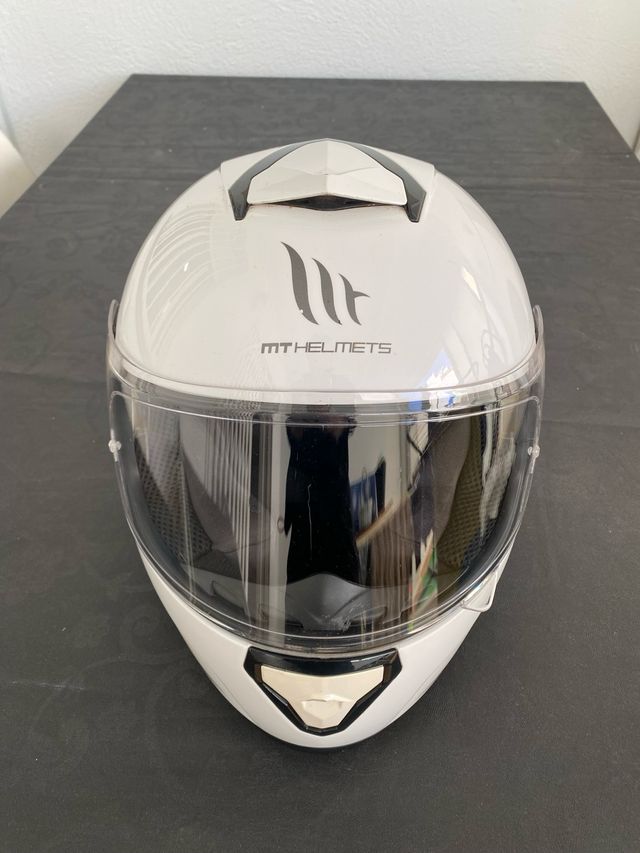 Casco de moto MT Helmets blanco. Talla L. estandar