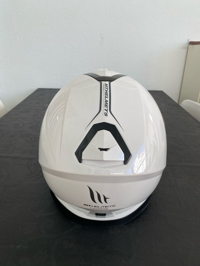 Casco de moto MT Helmets blanco. Talla L. estandar