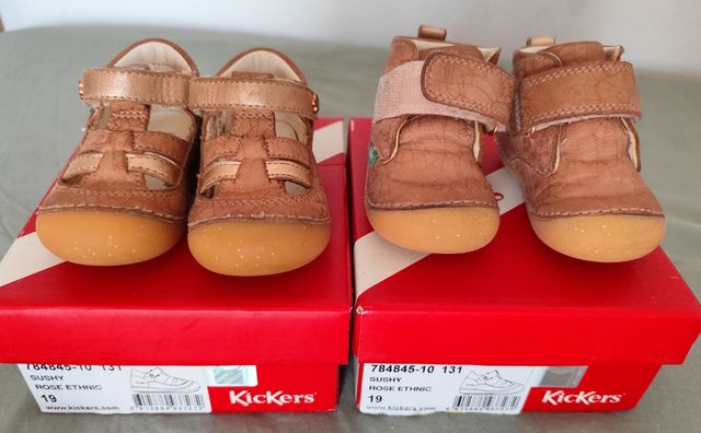 Dos pares zapatos Kickers niña talla 19