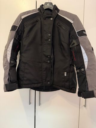 Chaqueta Moto Triumph Negra y Gris