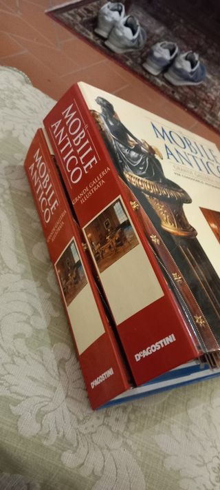 Il Mobile Antico Grande galleria illustrata De Ago