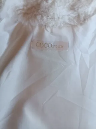 Chaquetón pelo blanco con capucha