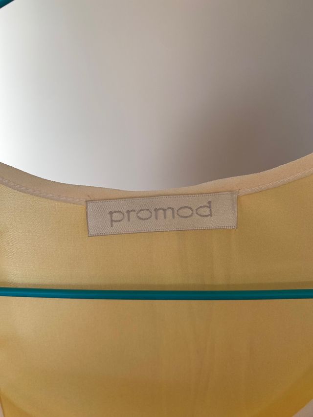 Top floral Promod blanco y rosa talla S