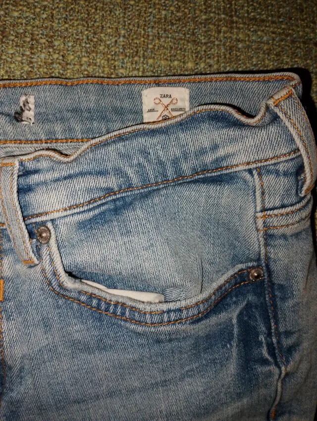 Jeans Zara vita alta strappati