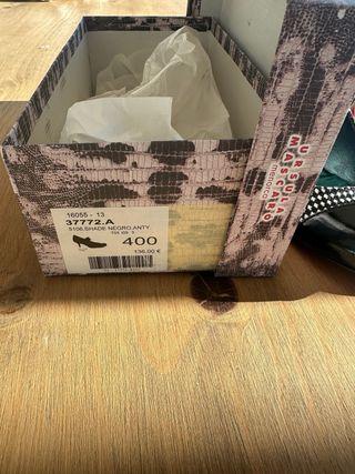 Zapatos tacón negro y blanco. T 40