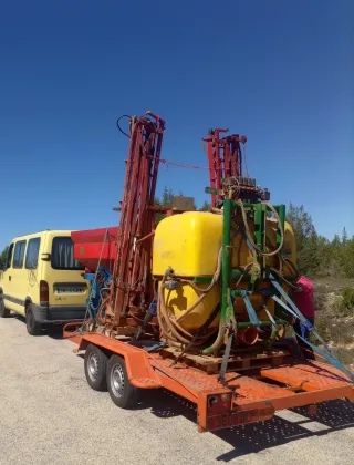Transporte maquinaria en plataforma. Península