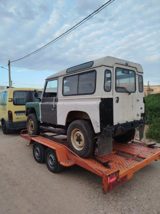 Transporte maquinaria en plataforma. Península