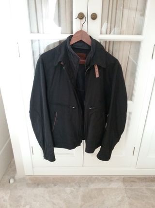 Cazadora Massimo Dutti Negra Talla L.