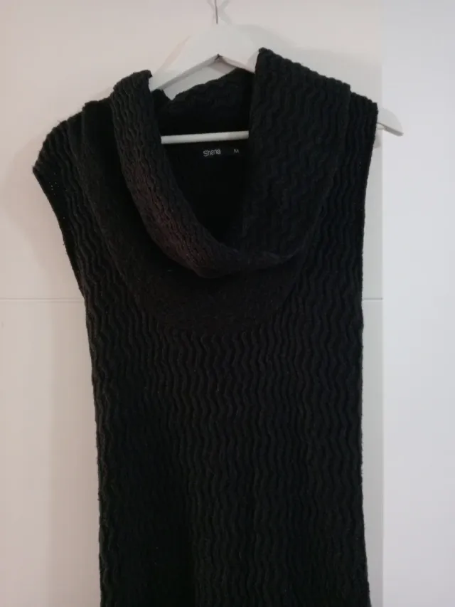 Vestido punto negro cuello vuelto sin mangas M