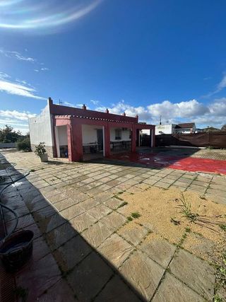 Chalet en venta en Carmona