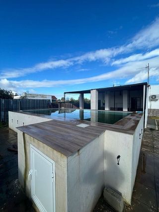 Chalet en venta en Carmona