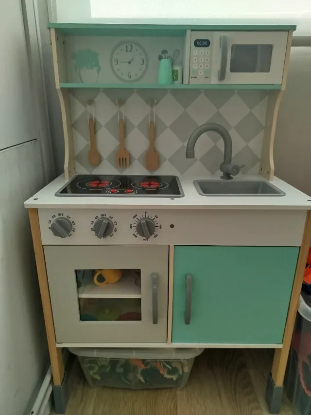 Cocinita de juguete infantil