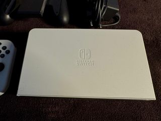 Nintendo Switch OLED Blanca + 2 juegos (Animal Cro