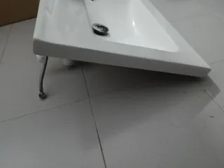 Lavabo de baño blanco