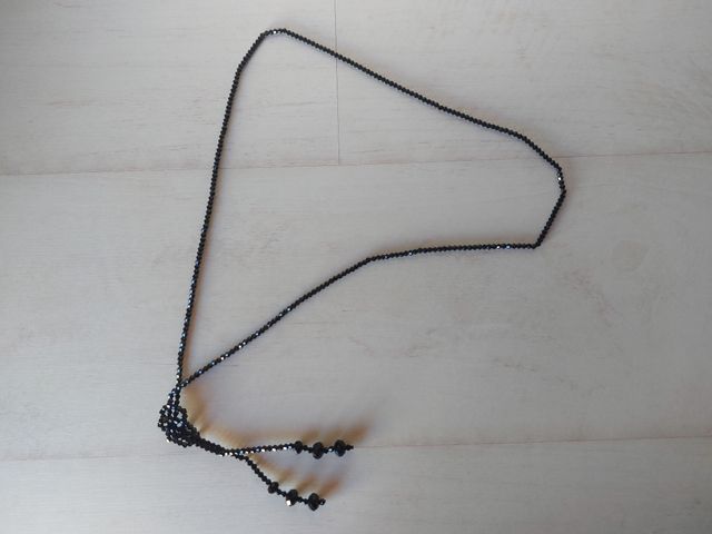 Collar de cuentas negro