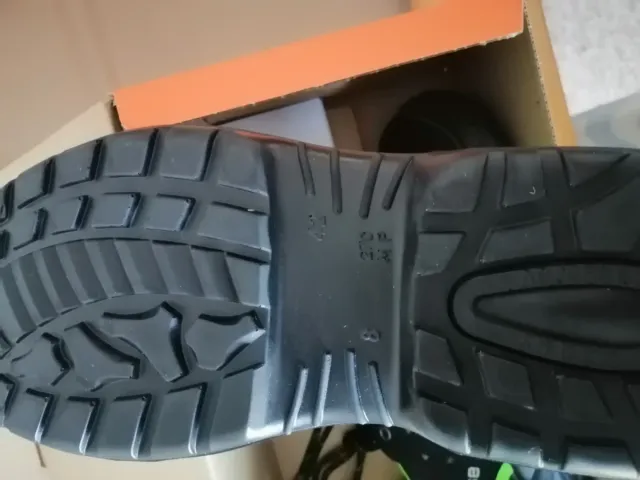 Zapatos de seguridad Base EPI negros y verdes