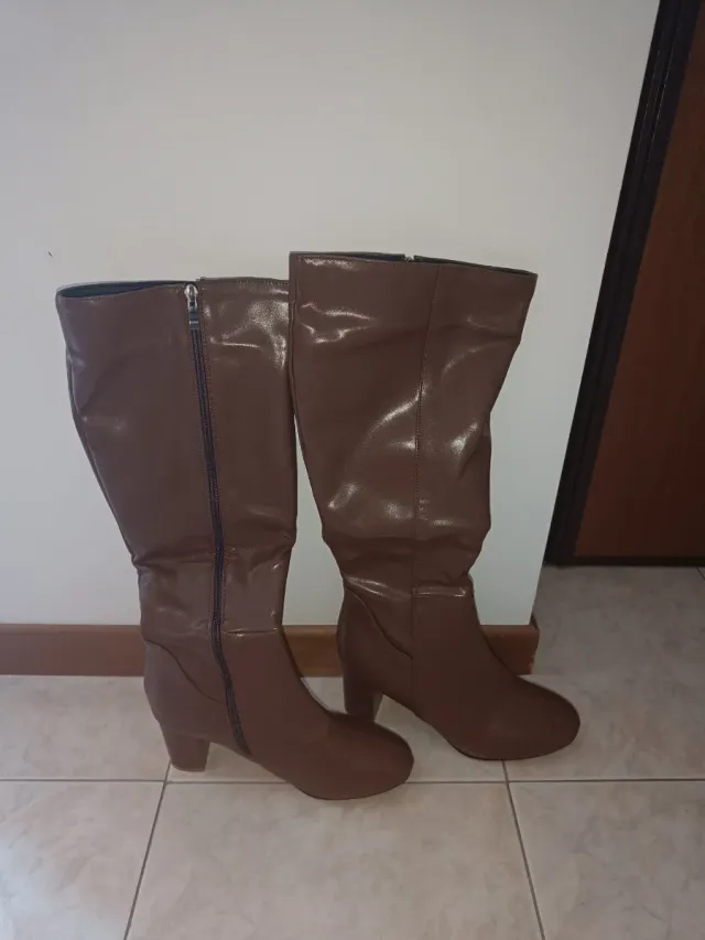 Stivali marrone in pelle