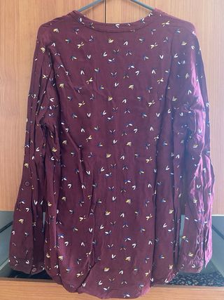 Blusa manga larga Primark morada estampada