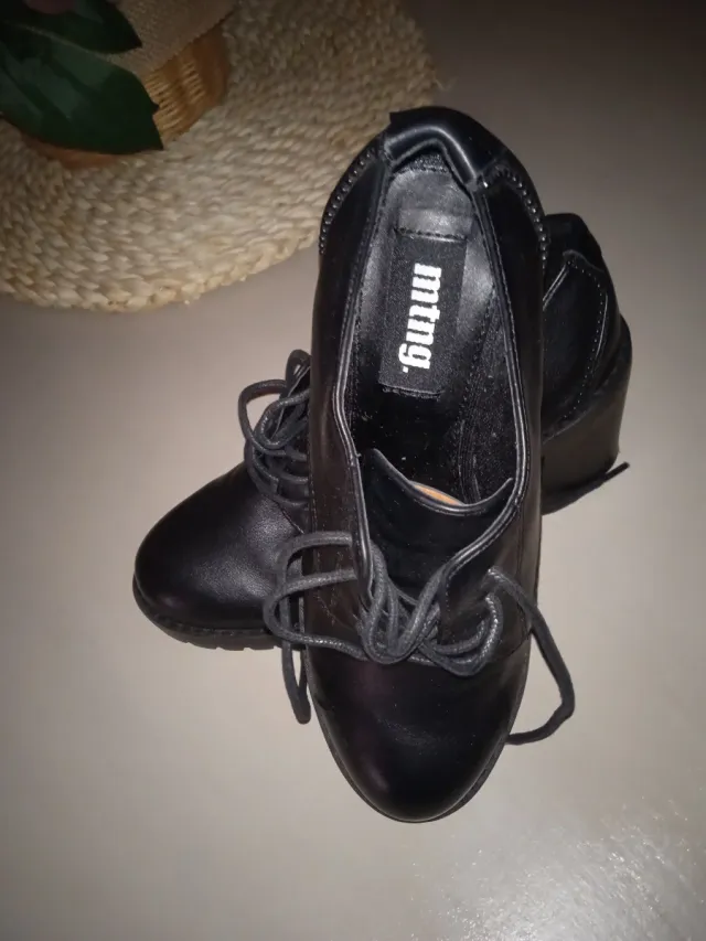 Zapatos negros piel MTNG talla 36