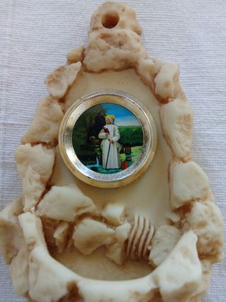 Acquasantiera con immagine sacra